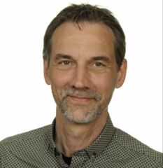 <!DOCTYPE html>
<html>
<body>
<p><b>Henrik Lemmiche</b><BR>Vejleder</font></p>
Mail: <a href="mailto:hhle-jv@aalborg.dk">hhle-jv@aalborg.dk</a><p></p>Mobil: 25204554 Billede af vejleder Henrik Lemmiche